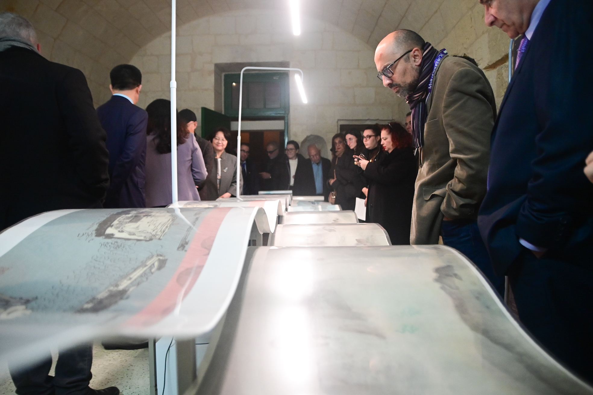 当地观众在中国馆参观。马耳他中国文化中心供图