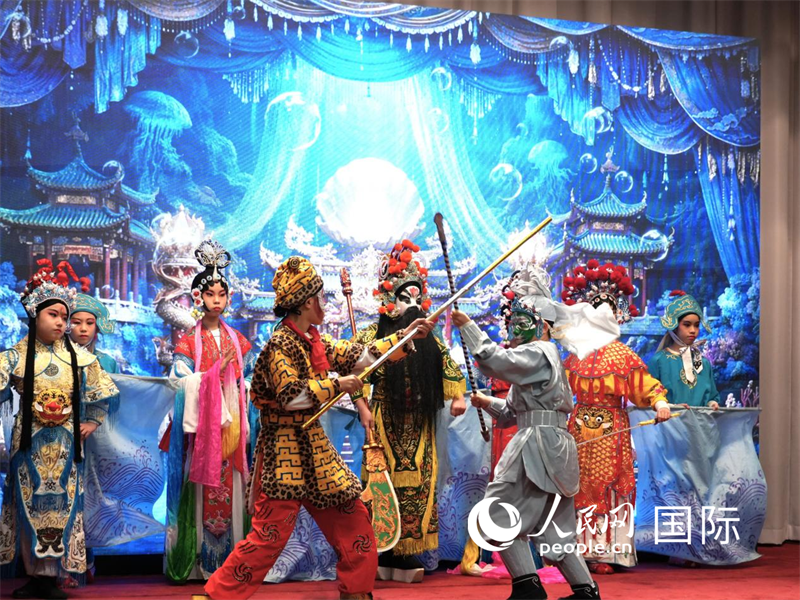 横滨山手中华学校表演。人民网记者 许可摄