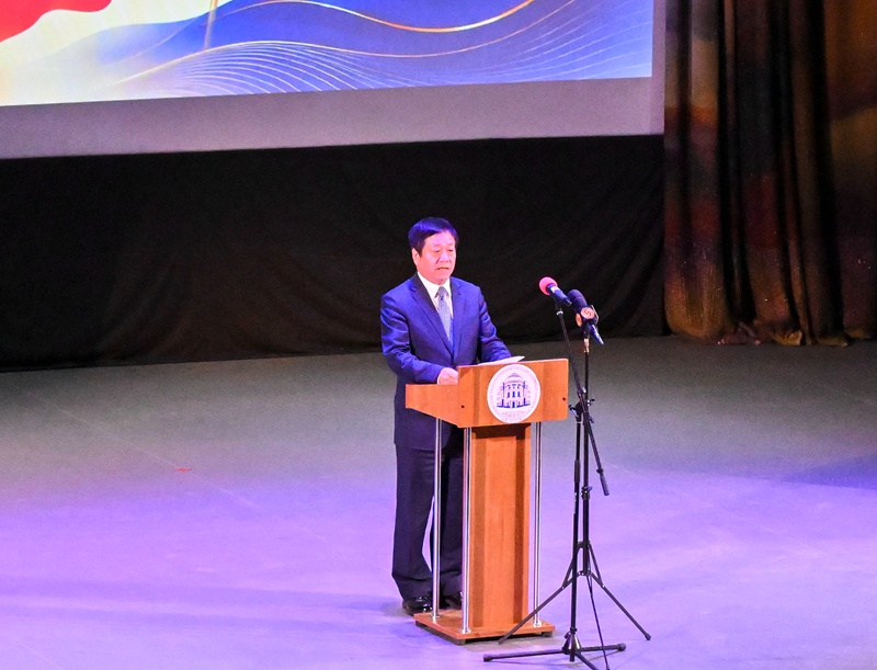 张汉晖大使出席《中俄睦邻友好合作条约》签署25周年纪念活动。中国驻俄使馆供图